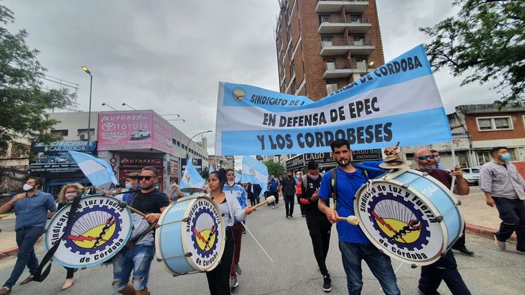 Hay cortes de calles por una manifestación de Luz y Fuerza