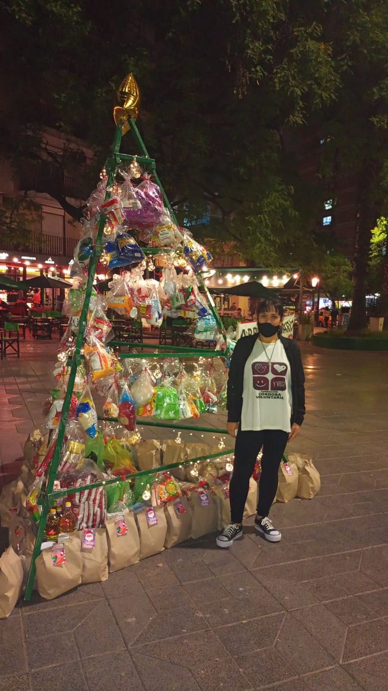 Árbol solidario: una nueva forma de ayudar en esta Navidad