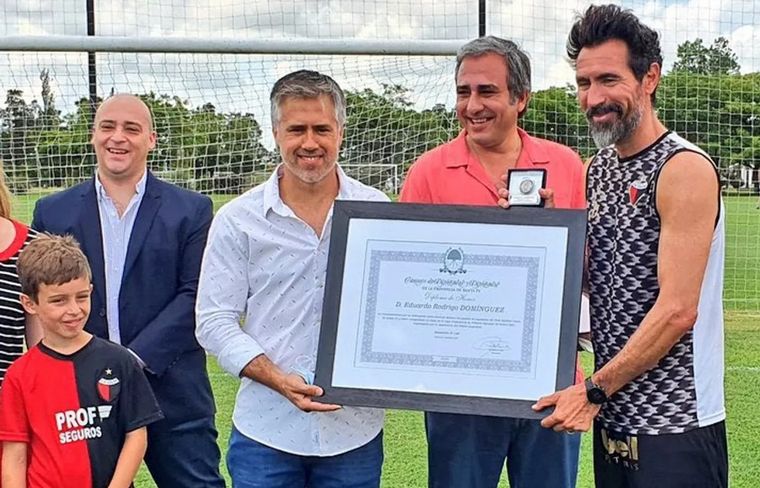 El diputado Leandro Bussato estuvo con el plantel de Colón.