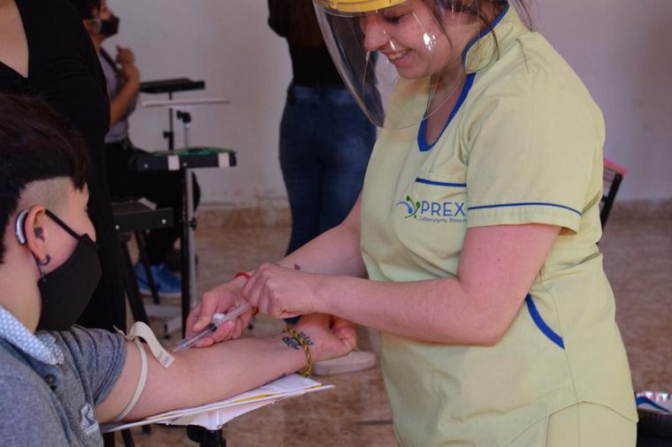 Prexa laboratorio ofrece servicio de análisis en lengua de señas