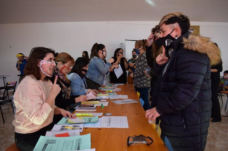 Prexa laboratorio ofrece servicio de análisis en lengua de señas