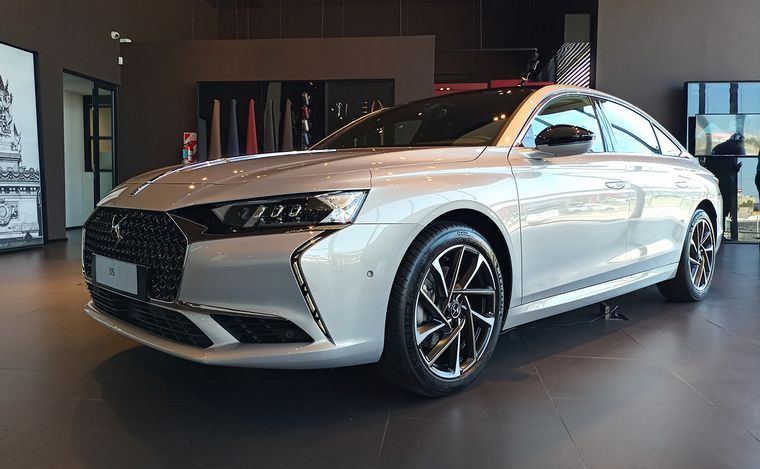 DS afirma su savoir-faire, estilo, refinamiento y tecnología.