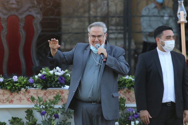 Ángel Rossi, al llegar para su consagración como arzobispo.