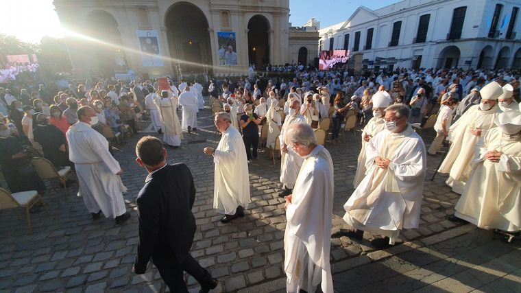 Ángel Rossi asume como arzobispo de Córdoba.
