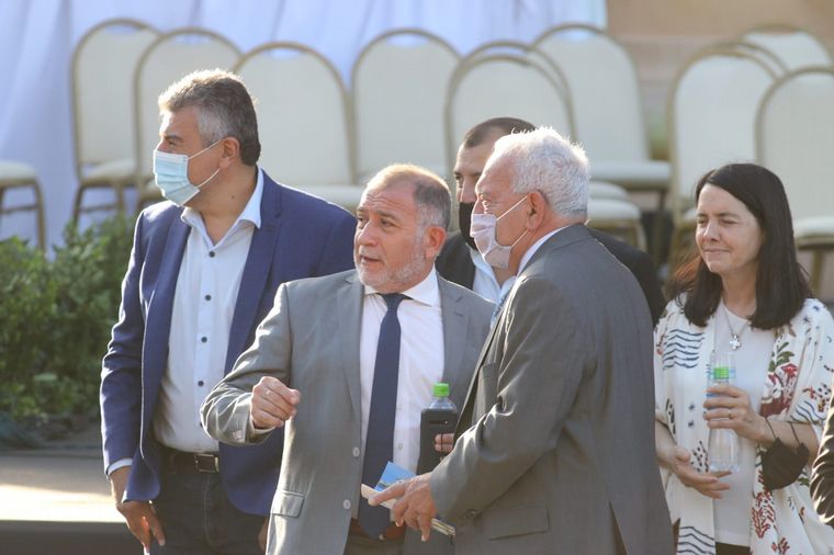 Luis Juez, presente en la ordenación de Rossi.