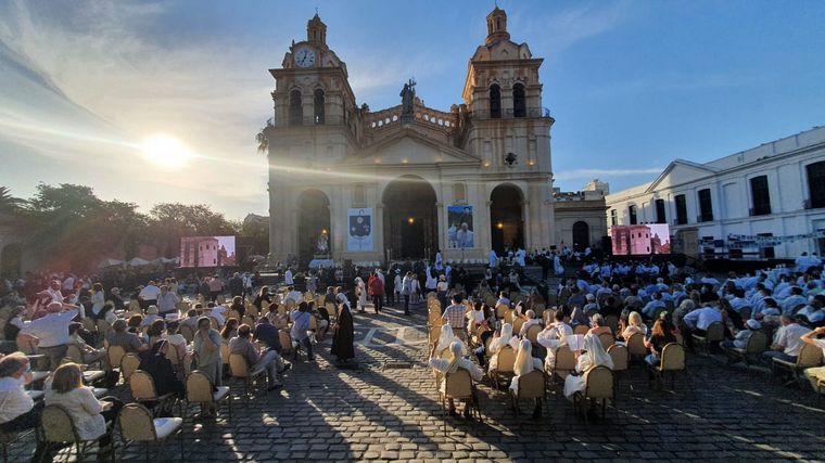 Ángel Rossi asume como arzobispo de Córdoba.