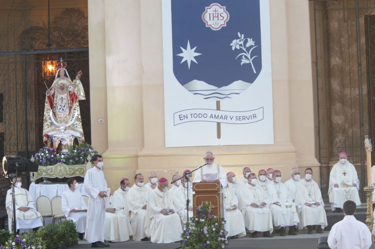 Ángel Rossi asume como arzobispo de Córdoba.