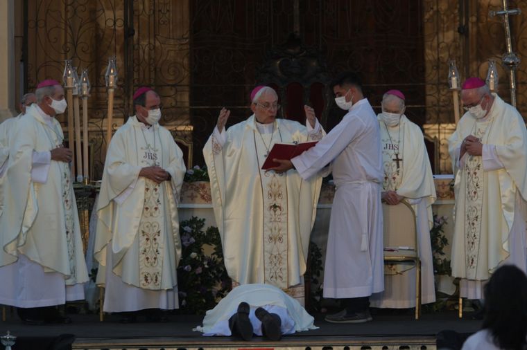 Ángel Rossi asume como arzobispo de Córdoba.