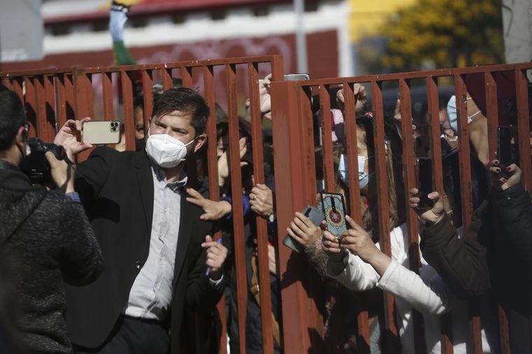 El izquierdista Gabriel Boric celebró su victoria en las redes sociales.