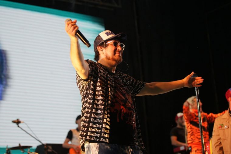 Los Auténticos Decadentes inauguraron la temporada en Carlos Paz