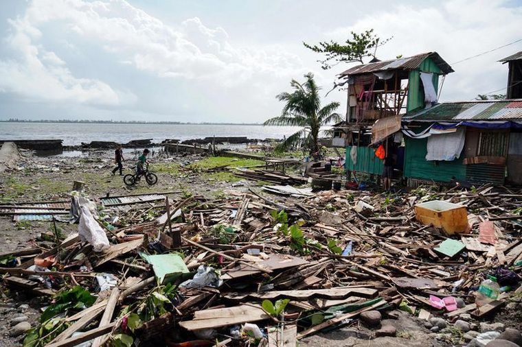 FOTO: Son 208 los muertos tras el paso del tifón Rai en Filipinas