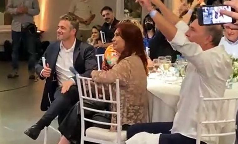 Cristina se reunió con periodistas y artistas en Pilar.