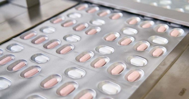 AUDIO: Estados Unidos aprobó la píldora de Pfizer contra el coronavirus (Foto: Reuters)