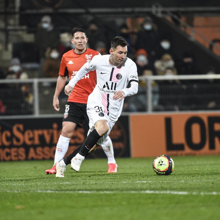 Messi, titular en PSG (Foto: @PSG_espanol)