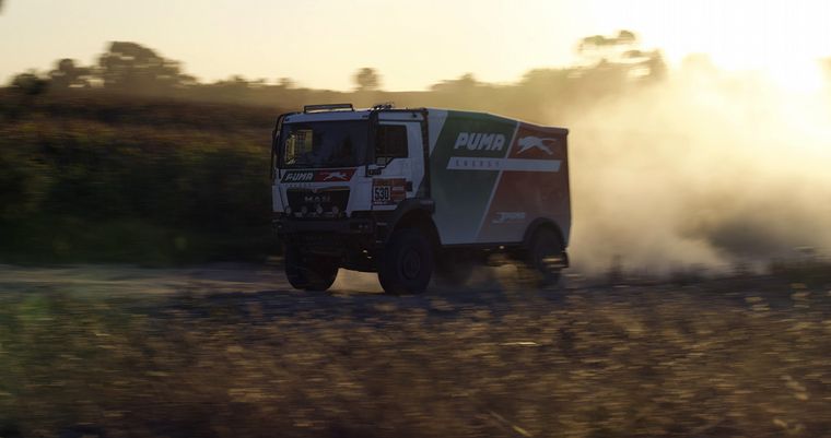 Toda la potencia de un camión MAN de 10 litros de cilindrada para correr el Dakar