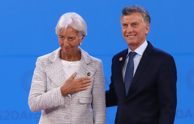 FOTO: La ex jefa del FMI, Christine Lagarde, y el ex presidente argentino. Mauricio Macri. 