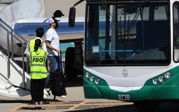 Messi, Di María, Paredes e Icardi llegaron 10.10 a Rosario para pasar las fiestas