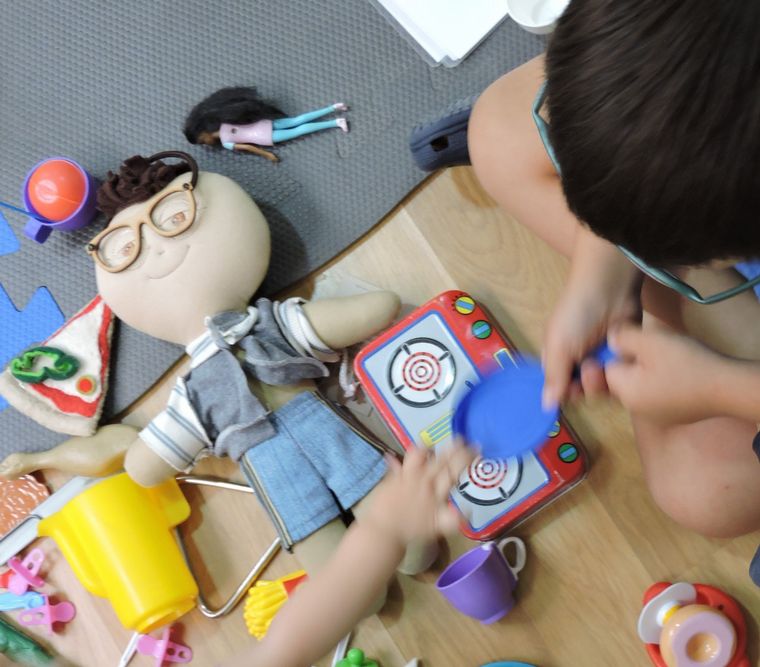 FOTO: Los juguetes de Vasalisa llegaron a Fundación Decir