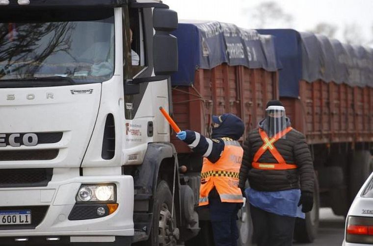 FOTO: Demoraron a tres camioneros brasileños en Mendoza (imagen ilustrativa).
