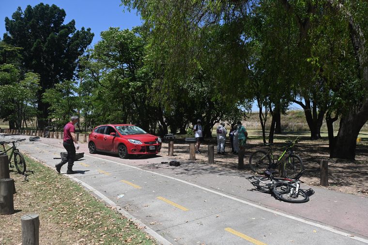El hombre escapó en otro auto y fue posteriormente detenido.