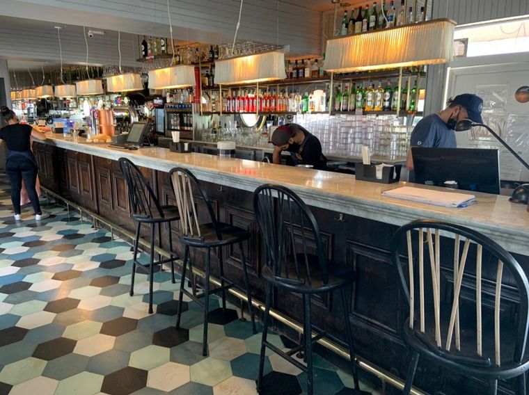 Quba, un café de mar ubicado en las playas de "La Feliz"