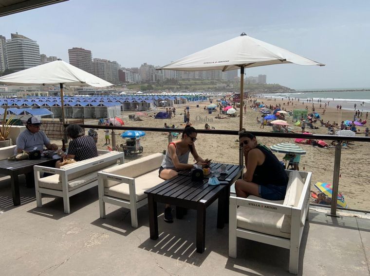 Quba, un café de mar ubicado en las playas de "La Feliz"