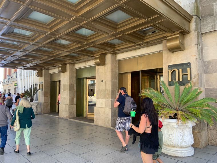 Mica Rodríguez visitó el NH Hotel Provincial, en Mar del Plata