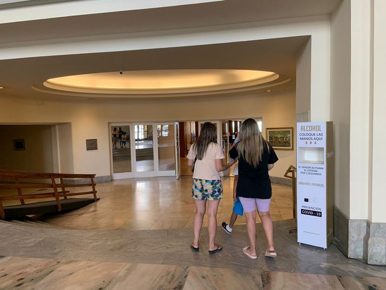 Mica Rodríguez visitó el NH Hotel Provincial, en Mar del Plata