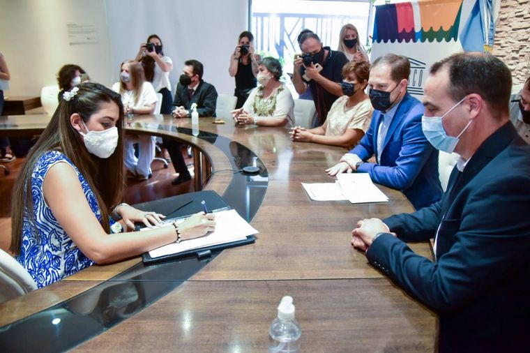 Alexis Elsener se casó con María Agostina Villafañe Cogorno.