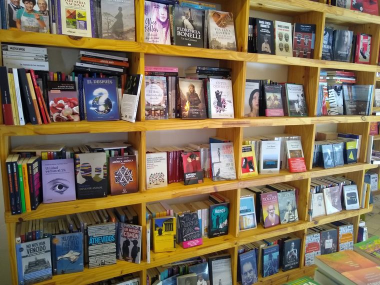 FOTO: Librerías independientes de todo el país cerraron en adhesión al paro