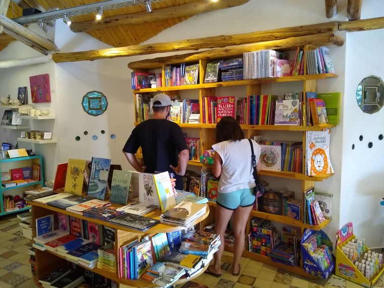 FOTO: Siempre es hoy, la librería mágica de San Marcos Sierras.