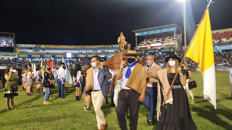 La primera noche del Festival Nacional de Doma y Folclore de Jesús María. 