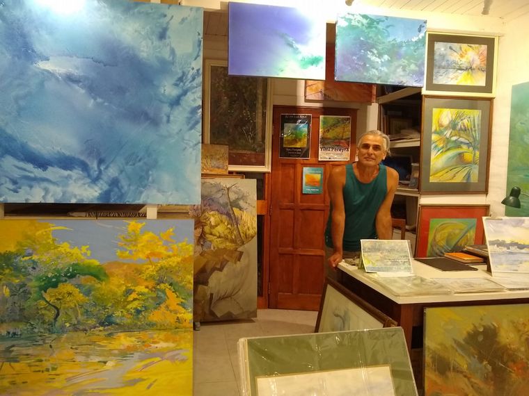 Yimi Pereyra tiene una galería de arte en San Marcos Sierras.