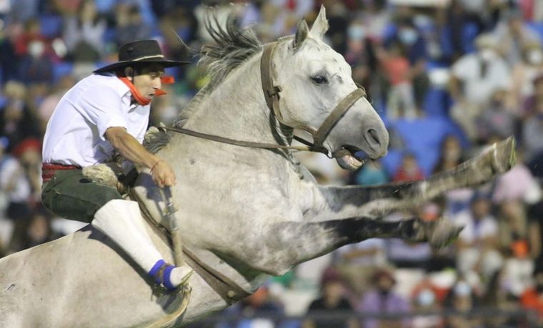 La primera noche del Festival Nacional de Doma y Folclore de Jesús María.  