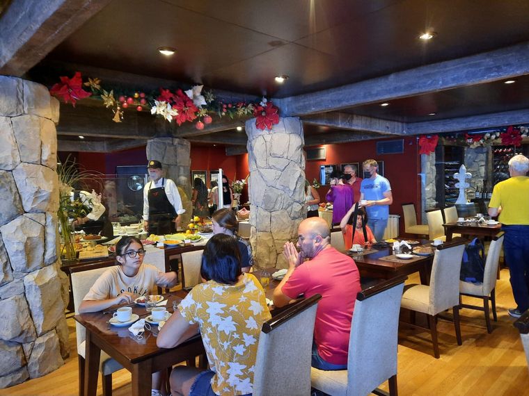 Desayuno en Cacique Inacayal- Lake & Spa Hotel