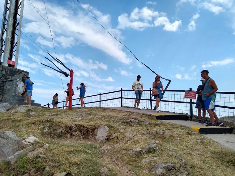 Visitamos la Aerosilla del Pan de Azúcar, en Punilla.