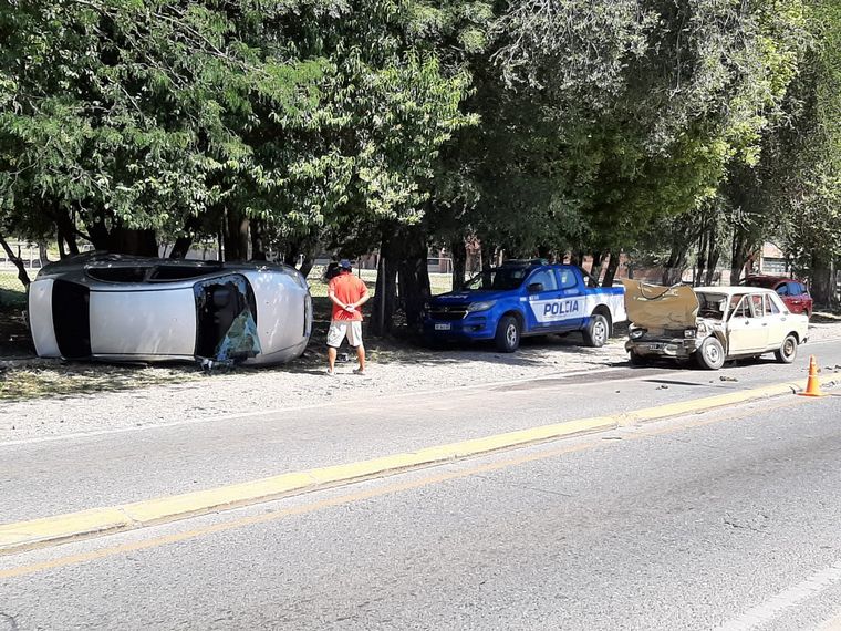 Un choque frontal no dejó víctimas fatales de milagro en Córdoba.