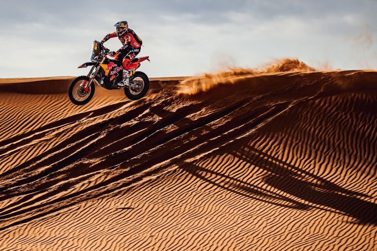 En el día de su cumpleaños, Benavides brilló y ahora es 3° en el Dakar
