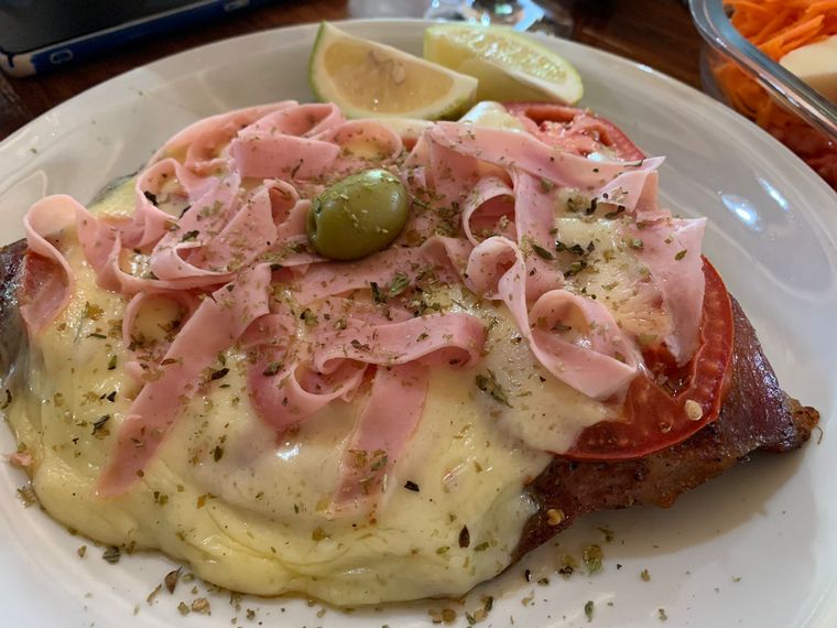 Sabores Serranos Doña Chicha, en San Clemente, ofrece un amplio menú para turistas.