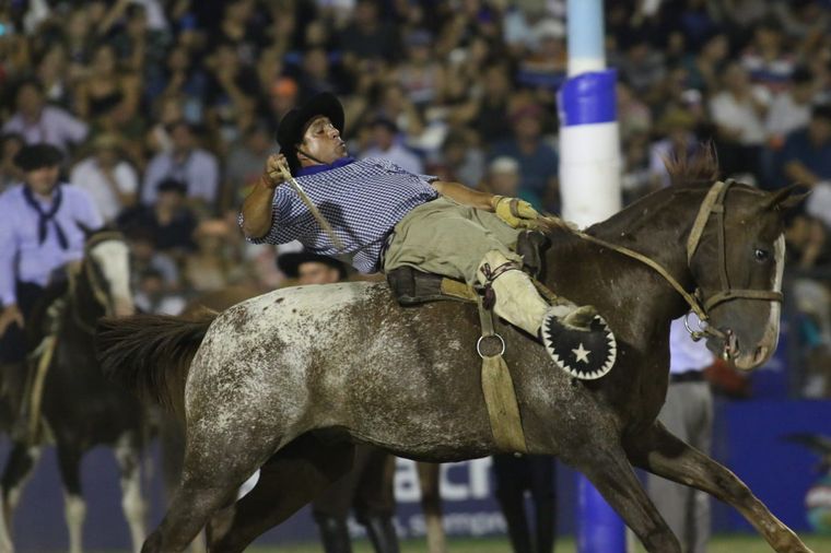 La quinta noche del Festival Nacional de Doma y Folclore de Jesús María. 