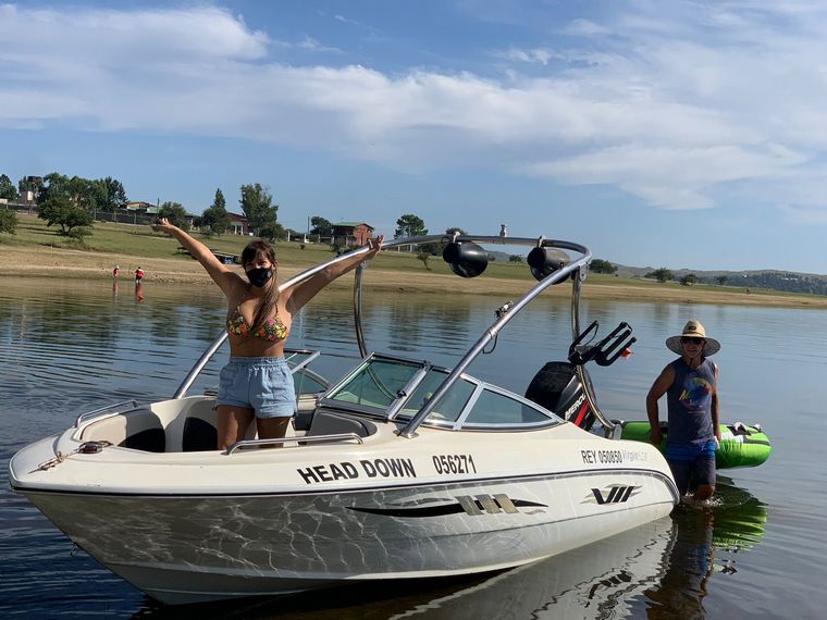 Euge Iérmoli se animó al gomón en el lago Los Molinos