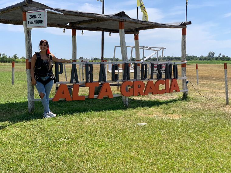 Euge Iérmoli se arrojó en paracaídas desde 3 mil metros de altura.