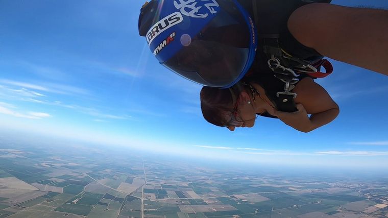 Euge Iérmoli se arrojó en paracaídas desde 3 mil metros de altura.