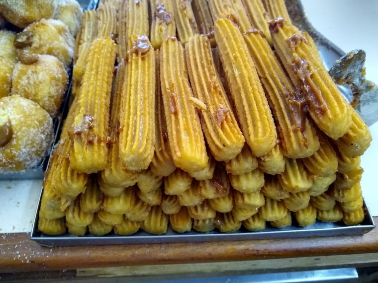 Orlando probó los tradicionales churros de Villa Gesell