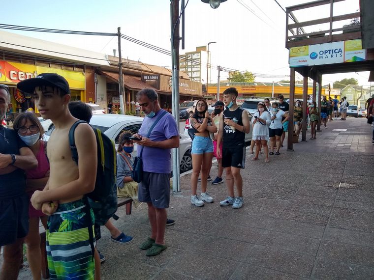 Orlando probó los tradicionales churros de Villa Gesell