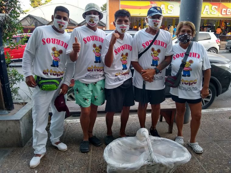 Orlando probó los tradicionales churros de Villa Gesell
