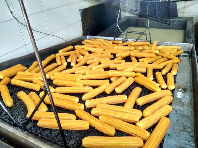 Orlando probó los tradicionales churros de Villa Gesell