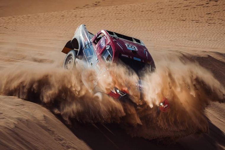FOTO: Sainz gana otra vez y prepara el Audi para conquistar el desierto