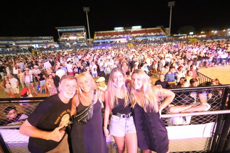 Ahyre, el Indio Lucio Rojas y La Konga, lo destacado de la octava noche.