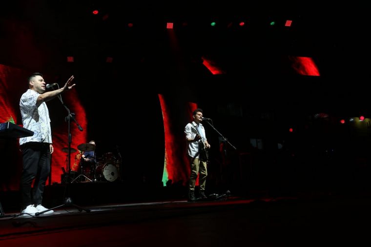 Ahyre, el Indio Lucio Rojas y La Konga, lo destacado de la octava noche.